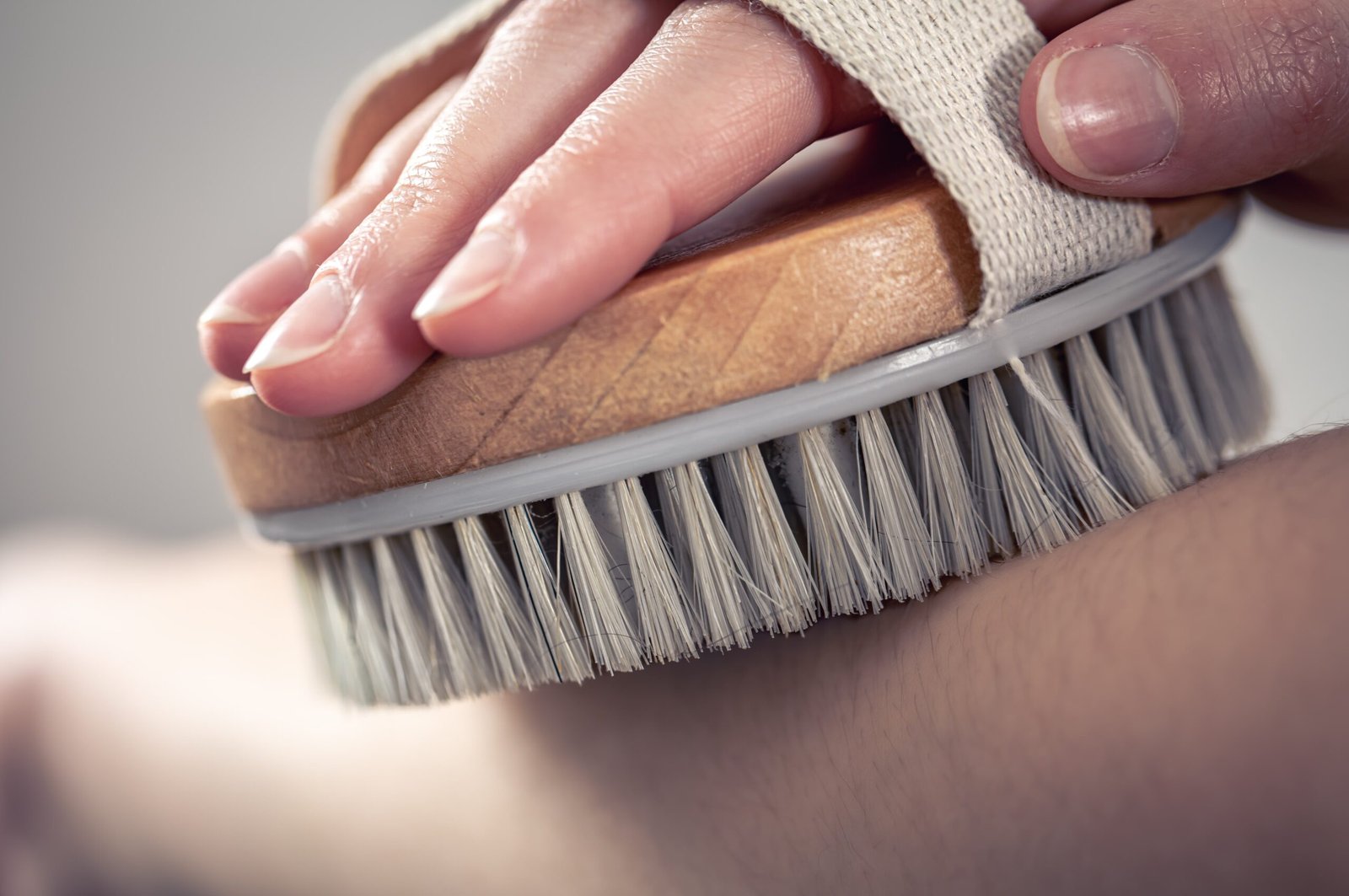 Dry Brushing for Cellulite: A Comprehensive Guide to Smoother Skin